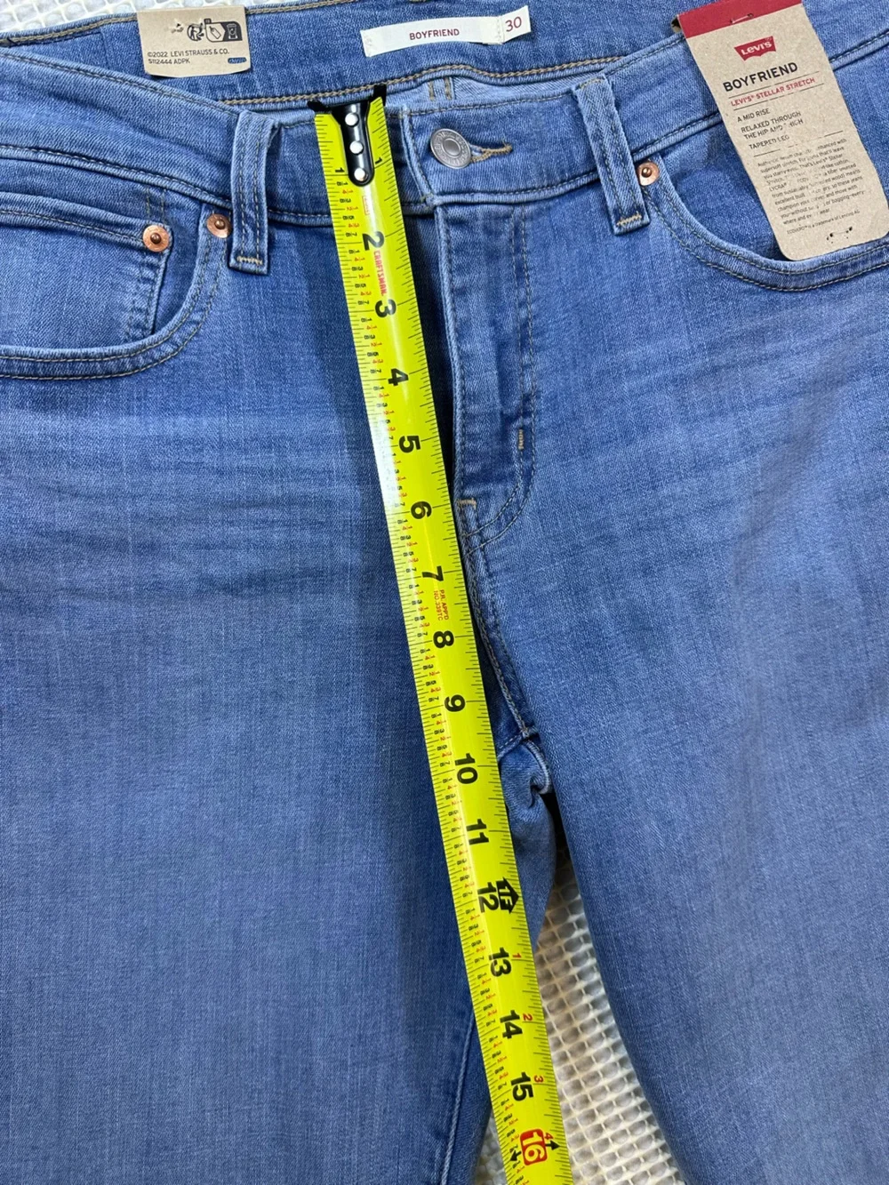 Levi’s Stellar Stretch Boyfriend Mid Rise Jean Size 30 NEW NWT
